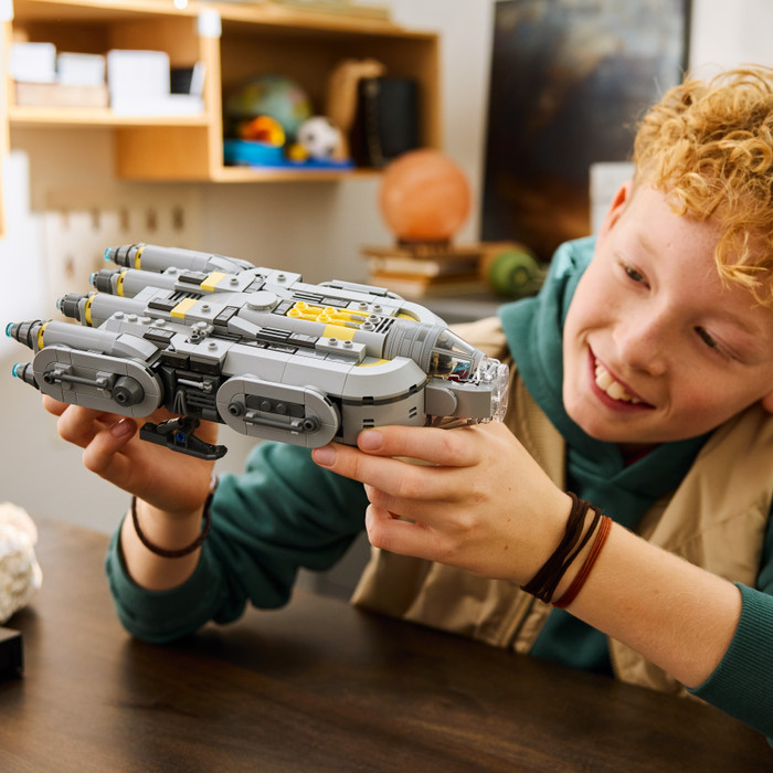 LEGO Star Wars Anzellan ruimteschip 75445 product in gebruik