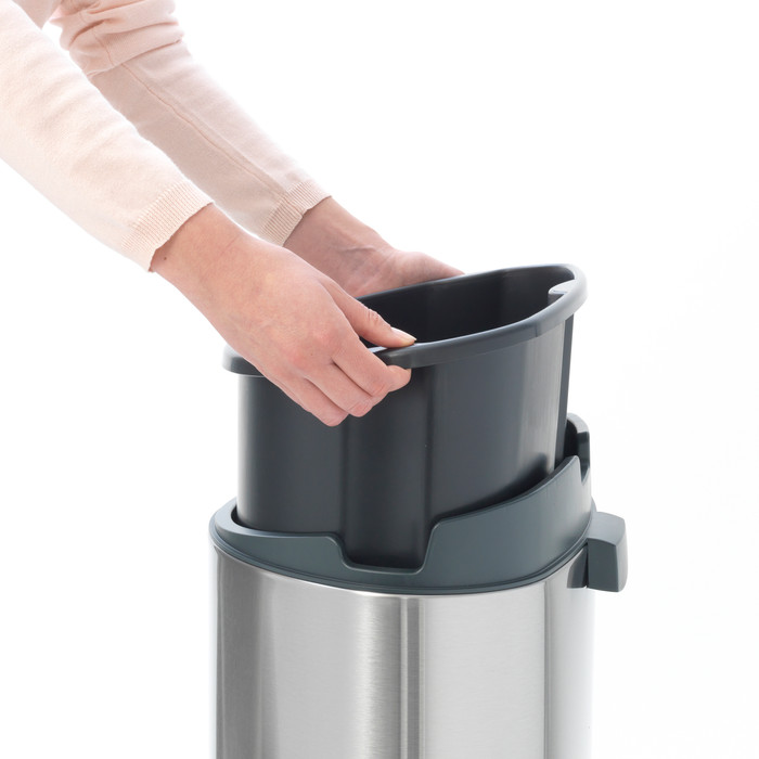 Brabantia Touch Bin 40 Litres Platinum / Couvercle Matt Steel produit à l'usage