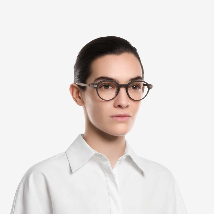 EvenRealities Even G2A Smart Glasses Bruin product in gebruik
