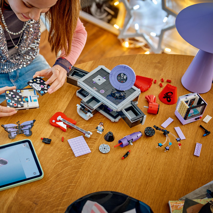 LEGO Editions Olivia Rodrigo's Geheime Opbergplek 43030 detail