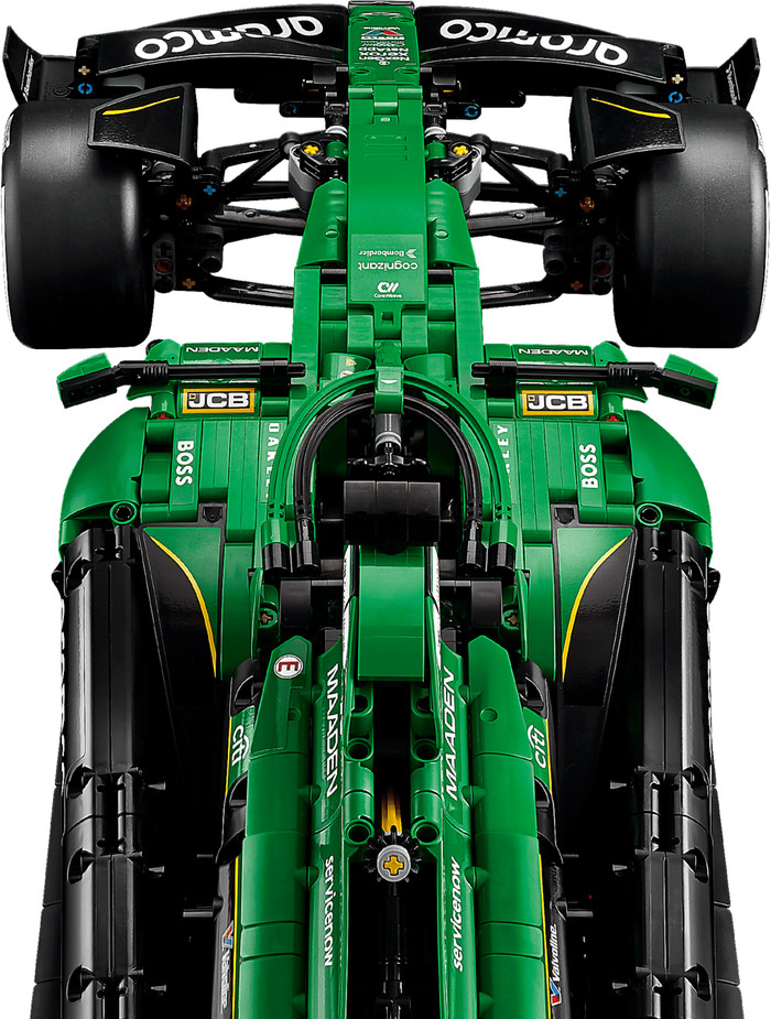 LEGO Technic Aston Martin Aramco AMR25 F1 auto 42240 detail