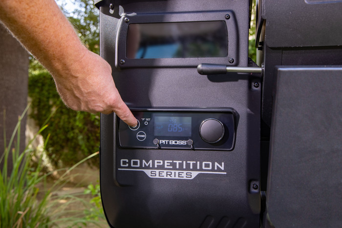 Pit Boss Competition 1250 product in use