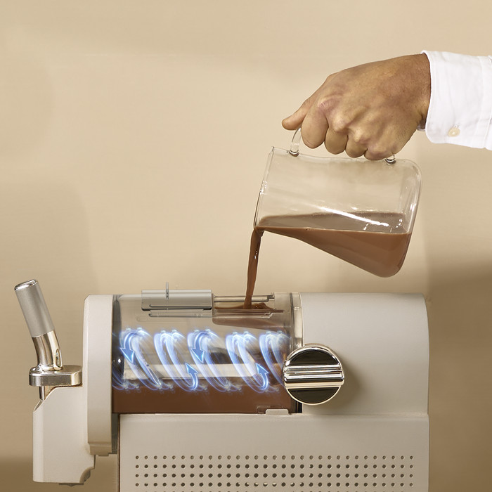 Tefal Freezi 16-in-1 Ice Cream & Frozen Drink Maker IG801A product in gebruik