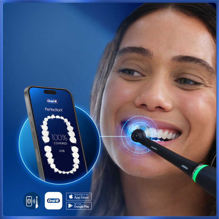 Oral-B iO 5N Zwart product in gebruik