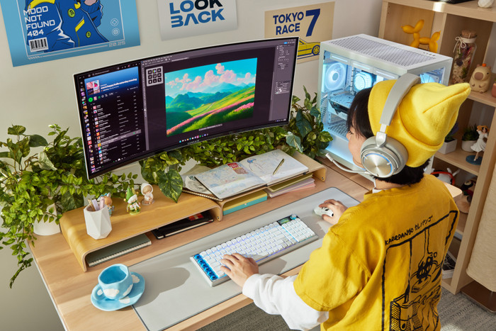 Corsair Vanguard AIR 99 Wireless Gaming Toetsenbord Wit Qwerty product in gebruik