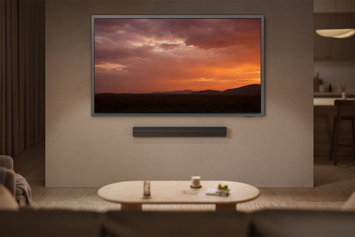 Samsung Micro RGB 65" R95H (2026) + Samsung HW-QS90H (2026) product in gebruik