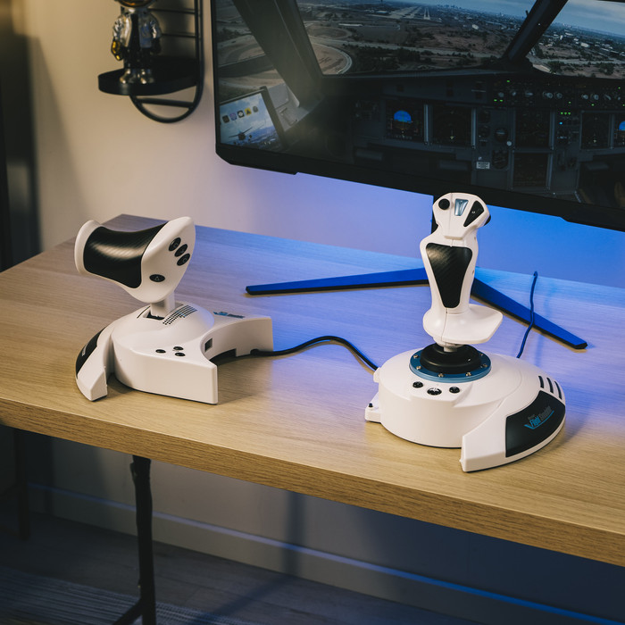 Thrustmaster T.Flight Hotas 5 Microsoft Flight Simulator Edition product in gebruik