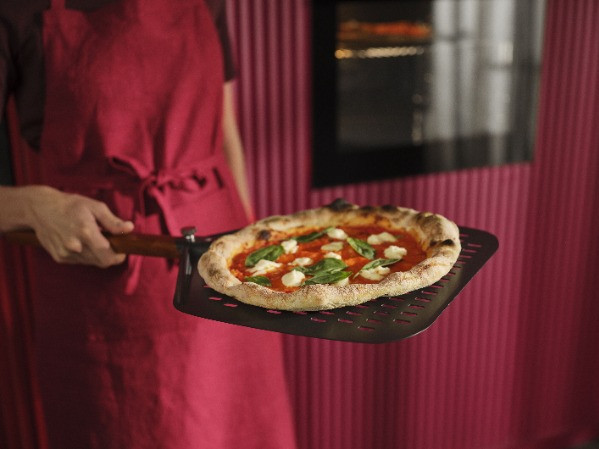 AEG TX7PB631SB PizzaExpert product in gebruik
