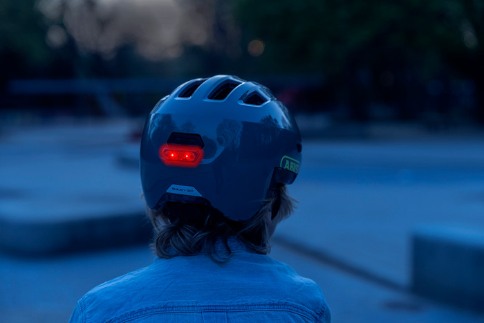 ABUS SMILEY 3.0 LED Grijs S product in gebruik