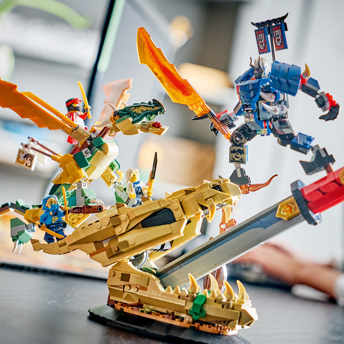 LEGO Ninjago Strijd bij het Drakenzwaard 71871 product in gebruik