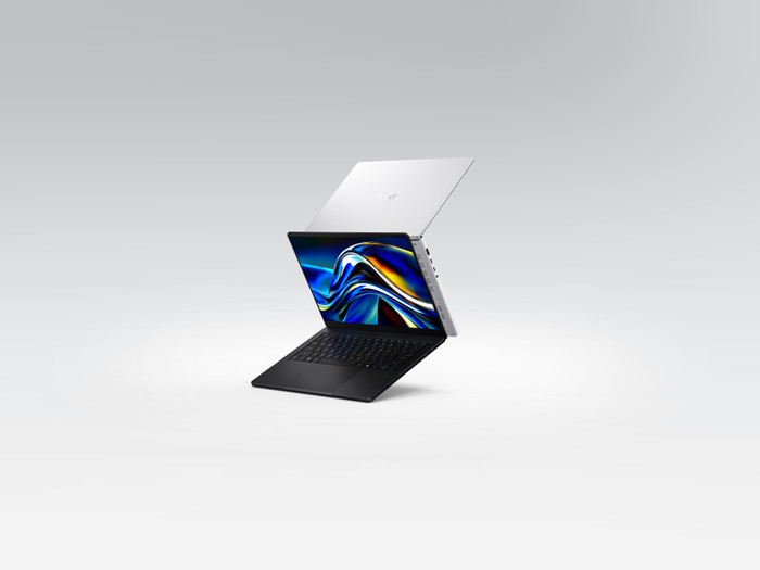 ASUS ProArt P14 OLED NVIDIA RTX Spark N1X H7407BA-SM078X QWERTY product in gebruik