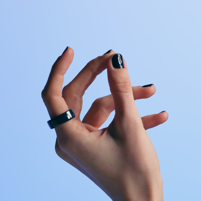 Oura Ring 4 Ceramic Maat 12 Cloud visual leverancier