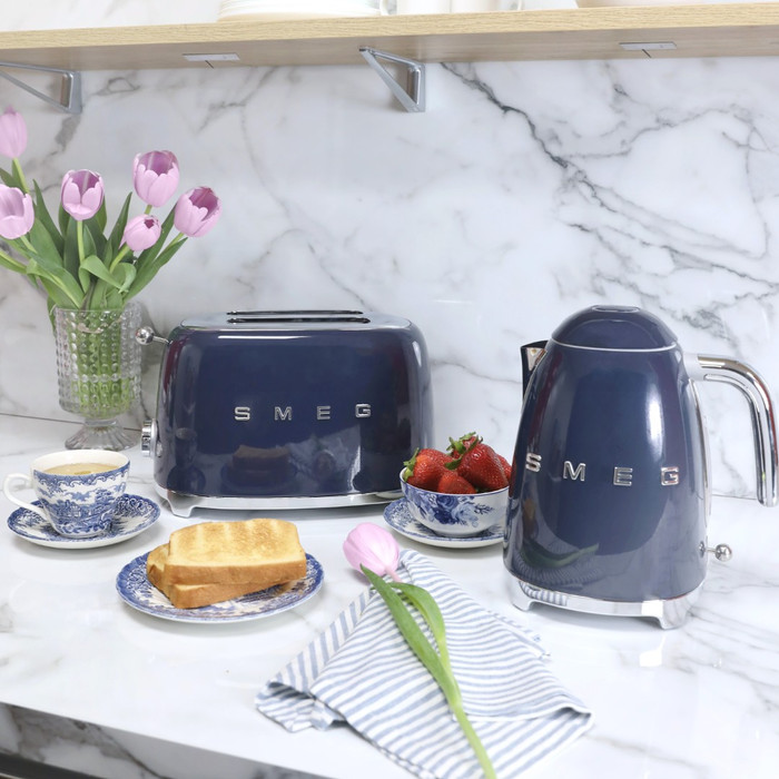 SMEG KLF03NBEU Navy Blue product in gebruik