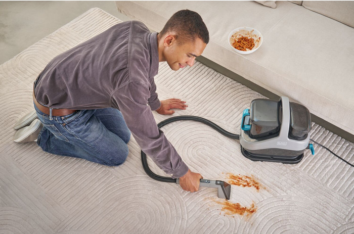 BLACK+DECKER BHSC1350CHS-QS product in gebruik