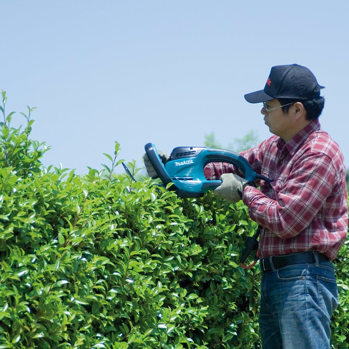 Makita UH4570 produkt in gebrauch