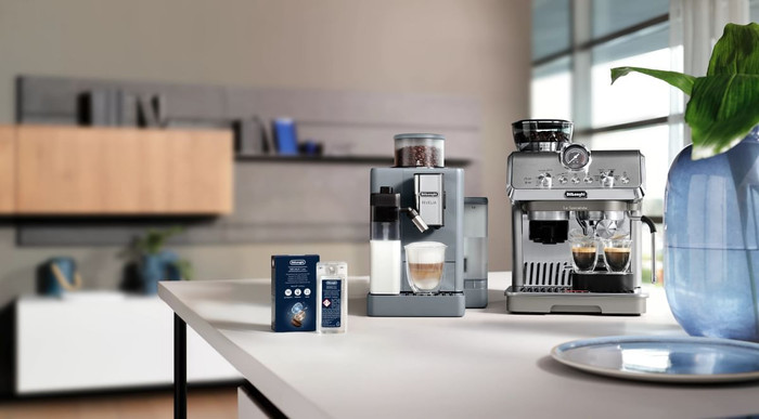 De'Longhi Decalk Care Ontkalker 500 ml product in gebruik