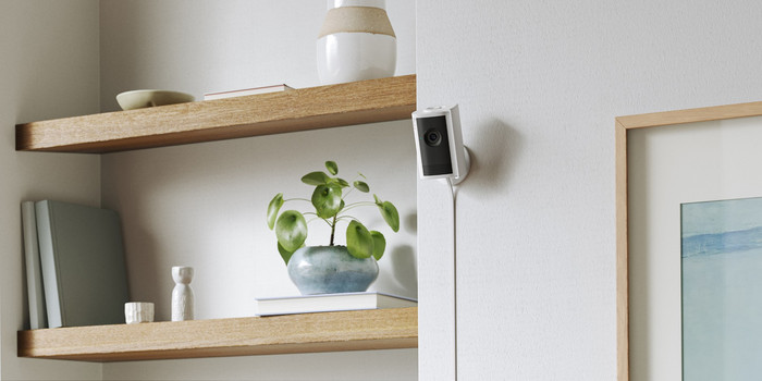 Ring Indoor Camera Plus Wit product in gebruik
