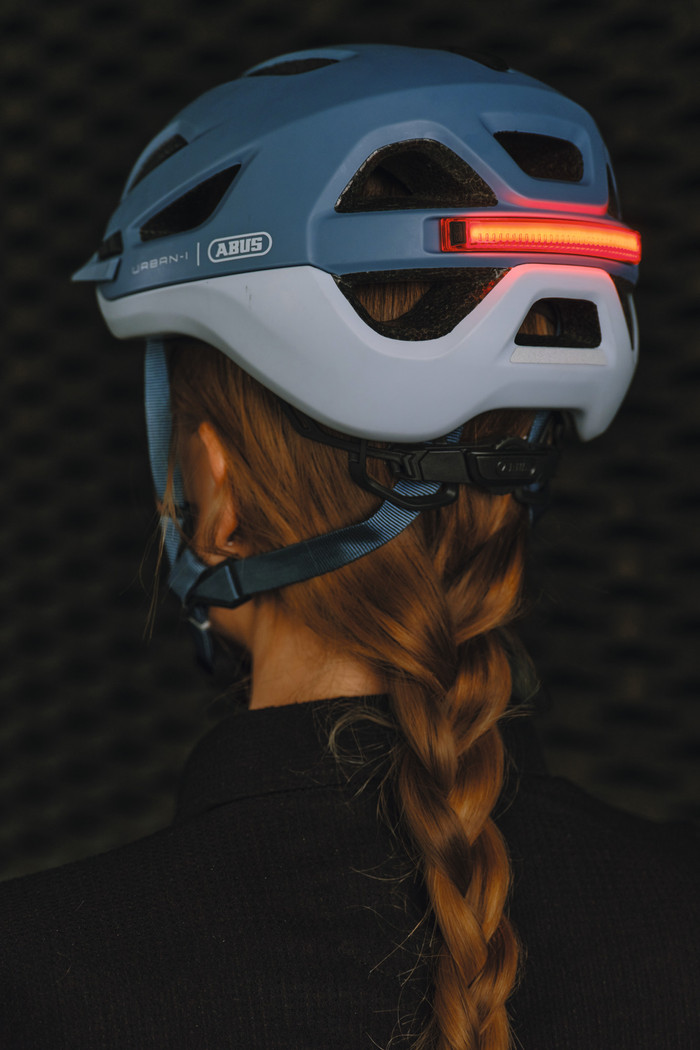 ABUS URBAN-I 4.0 ACE Blauw L product in gebruik