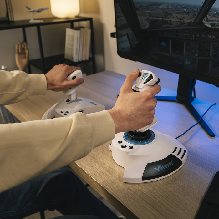 Thrustmaster T.Flight Hotas 5 Microsoft Flight Simulator Edition product in gebruik