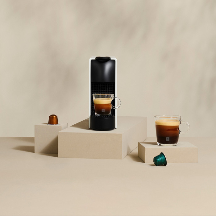 Krups Nespresso Essenza Mini XN110N Antraciet product in gebruik