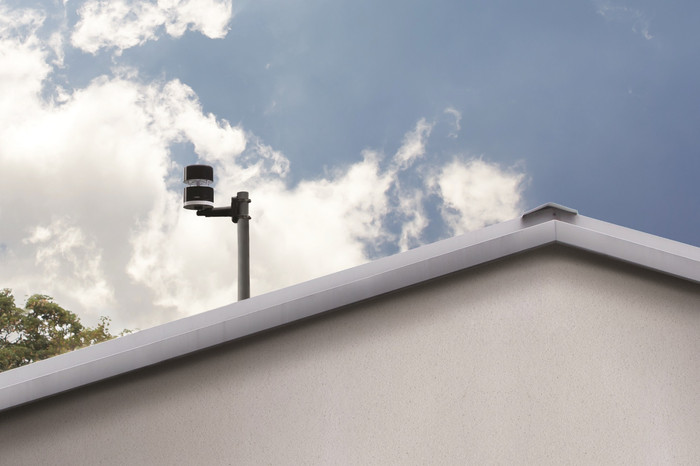 Netatmo Wandbeugel voor Regen- en Windmeter product in gebruik