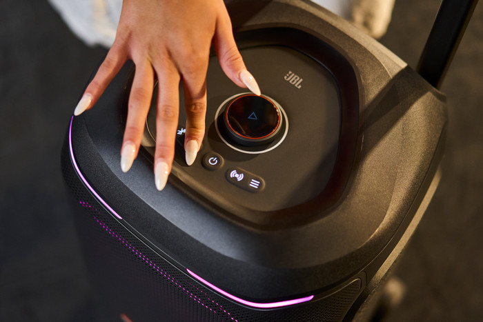 JBL Partybox 330 Zwart product in gebruik