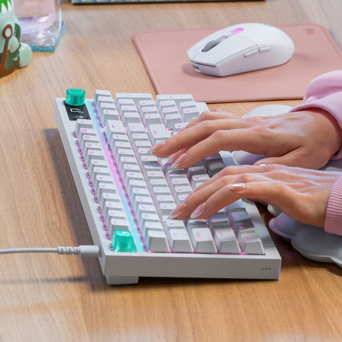 Logitech G316 X 98 Bedrade Gaming Toetsenbord Qwerty Wit product in gebruik