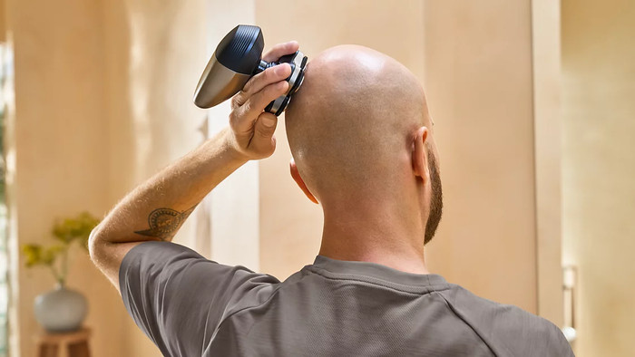 Philips Headshaver Pro Series 9000 HS9980/15 product in gebruik