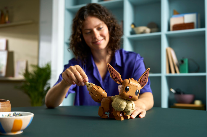 LEGO Pokémon Eevee 72151 product in gebruik
