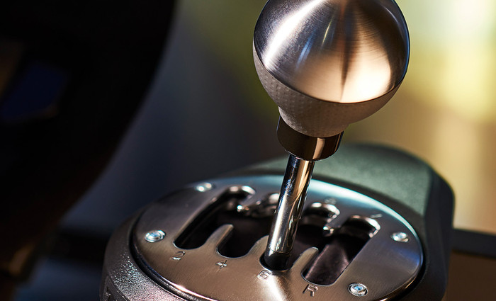 Thrustmaster T300 RS GT + TH8A Shifter product in gebruik