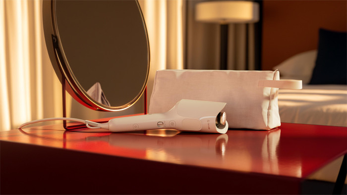 Philips WavePro HairStyler 9000 BHB968/00 product in gebruik