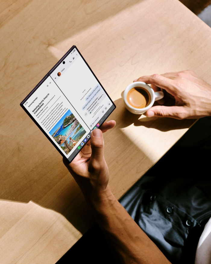 Samsung Galaxy Z Fold 8 Ultra 512GB Wit 5G + Carbon Back Cover met Magneet Zwart visual leverancier