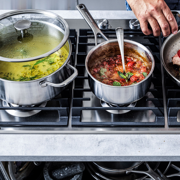 KitchenAid Multiply Pannenset 4-delig product in gebruik