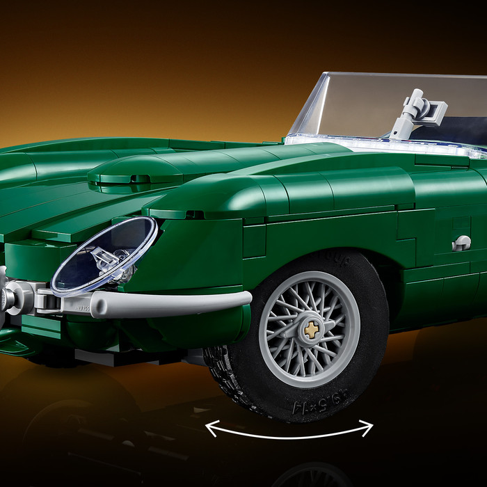 LEGO Icons Jaguar E-Type 11381 product in gebruik