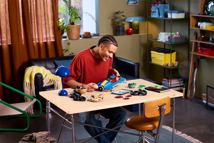 LEGO Super Mario Mario Kart: Luigi en Mach 8 72050 product in gebruik