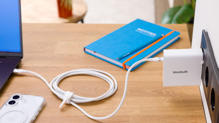 BlueBuilt 140W GaN Usb C Oplader Wit product in gebruik