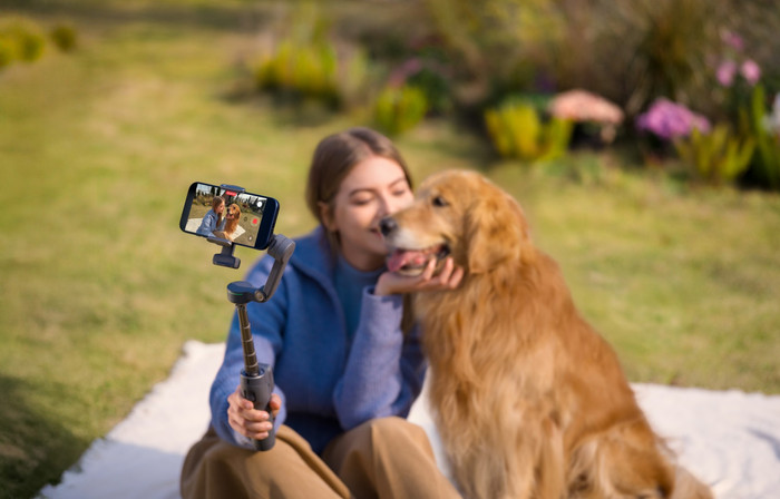 DJI Osmo Mobile 8 Pro Advanced Tracking Combo product in gebruik