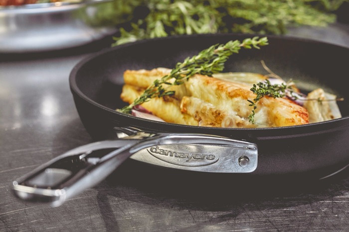 Demeyere Alu Pro 5 Frying Pan Set 24 + 28cm product in use