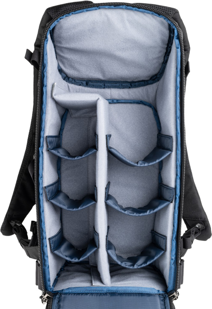 Think Tank DarkLight Backpack 14L Zwart binnenkant