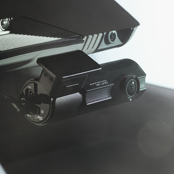 BlackVue Elite 9-2CH 64GB product in gebruik