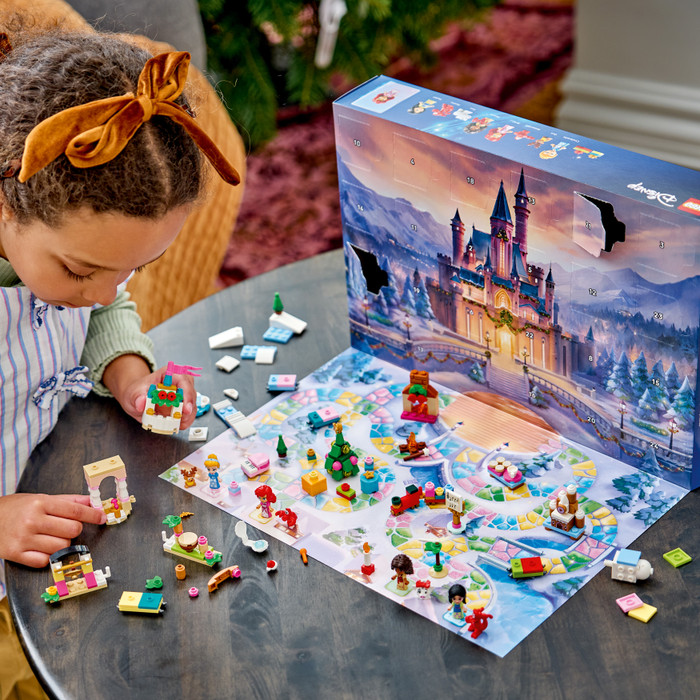 LEGO Disney Adventskalender 2026 43298 product in gebruik