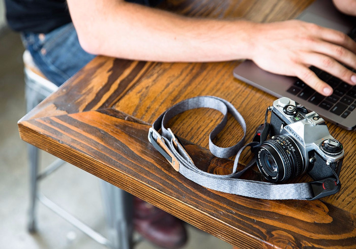 Peak Design Leash Ash product in use
