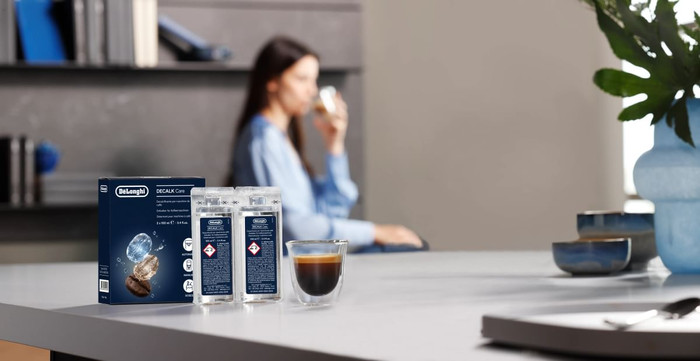 De'Longhi Decalk Care Ontkalker 2 x 100 ml product in gebruik