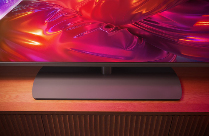 Philips Ambilight 43" PQS9001 (2026) product in gebruik