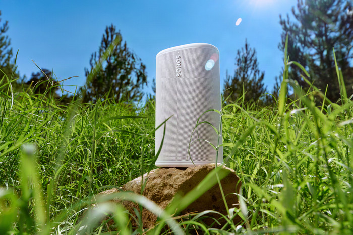 Sonos Play White product in use