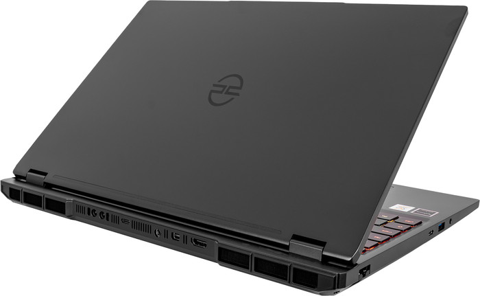 PCSpecialist Recoil 16 AMD 5070 Ti achterkant