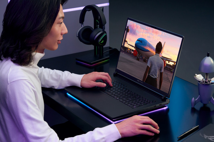 ASUS ROG Strix 18 G835LXG-TQ415W product in gebruik
