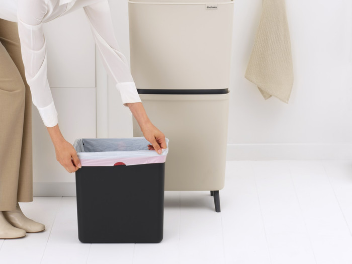 Brabantia SortUp Recycle Hi afvalemmer 20+25L Beige product in gebruik