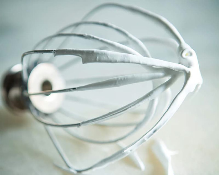 KitchenAid Artisan Mixer 5KSM125 Contourzilver product in gebruik