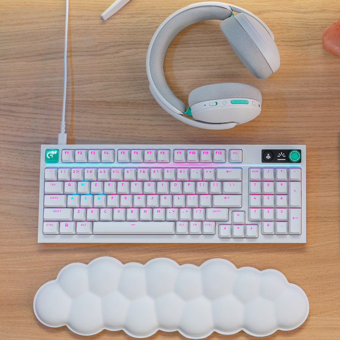 Logitech G316 X 98 Bedrade Gaming Toetsenbord Qwerty Wit product in gebruik